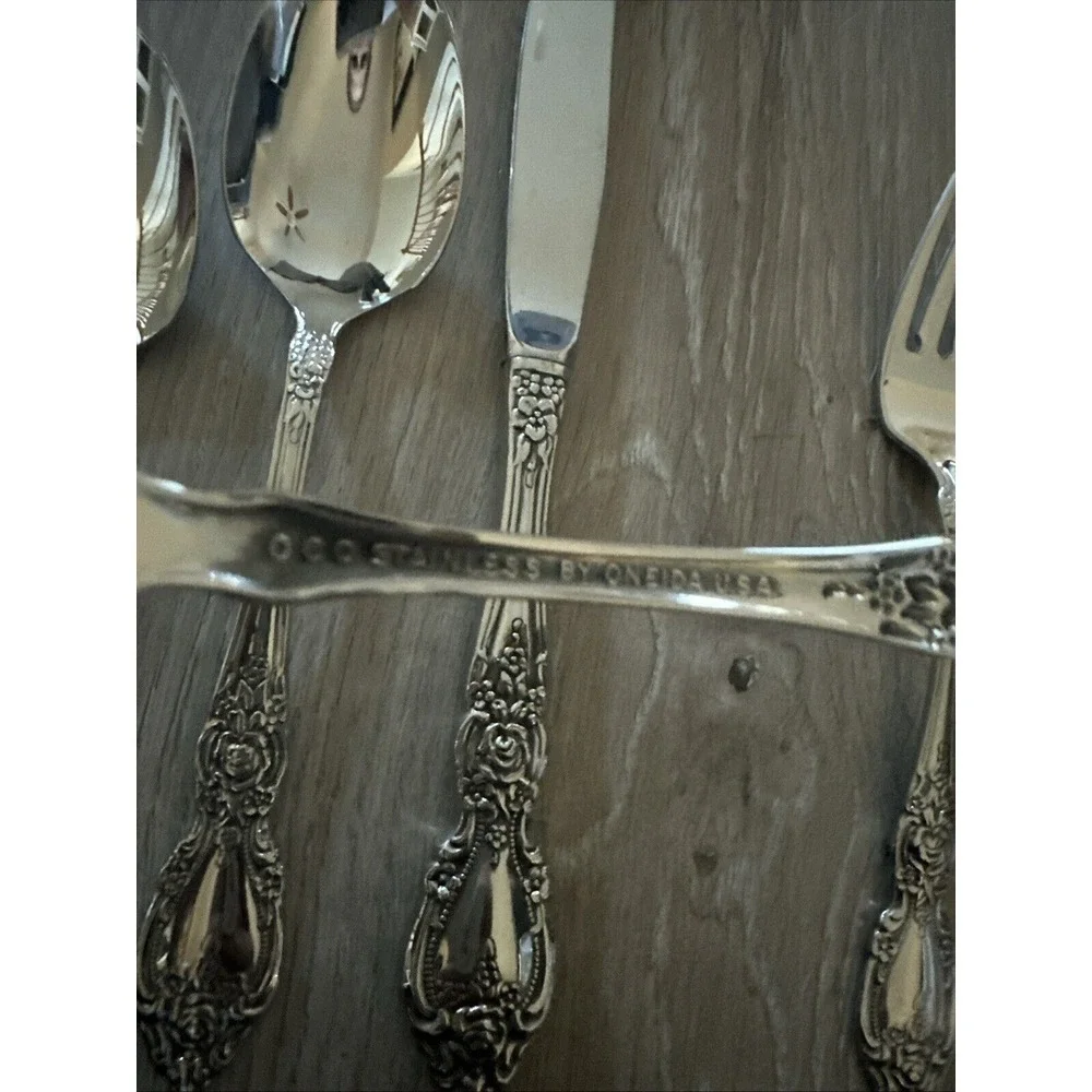 Oneida Stainless Flatware - WORDSWORTH -  5pc‎ Place Setting -  Looks New